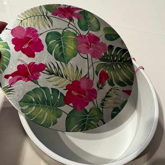 Trinket Box / Decorative Box - World Traveler Collection (new/w/a/x) - Picture 1 of 16